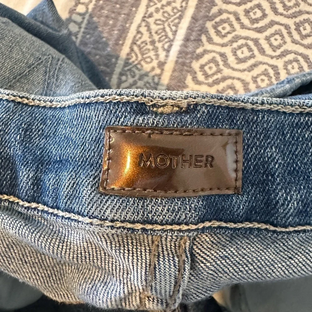 MOTHER The Insider Crop Step Fray Jeans Reckless on Shiny White Vespa​​​​ - Picture 12 of 13